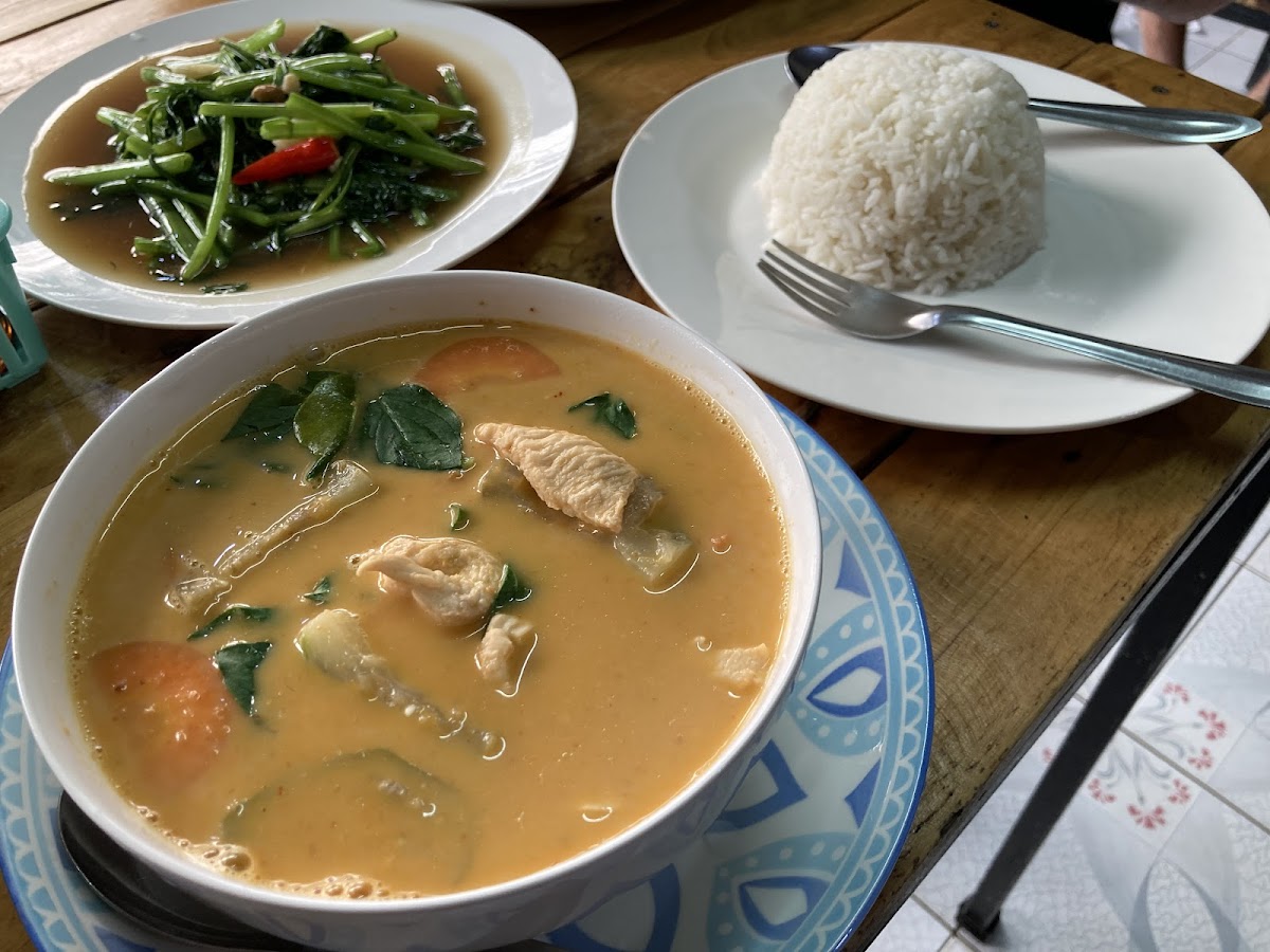 Chang Yes Restaurant (Thai Food)-6